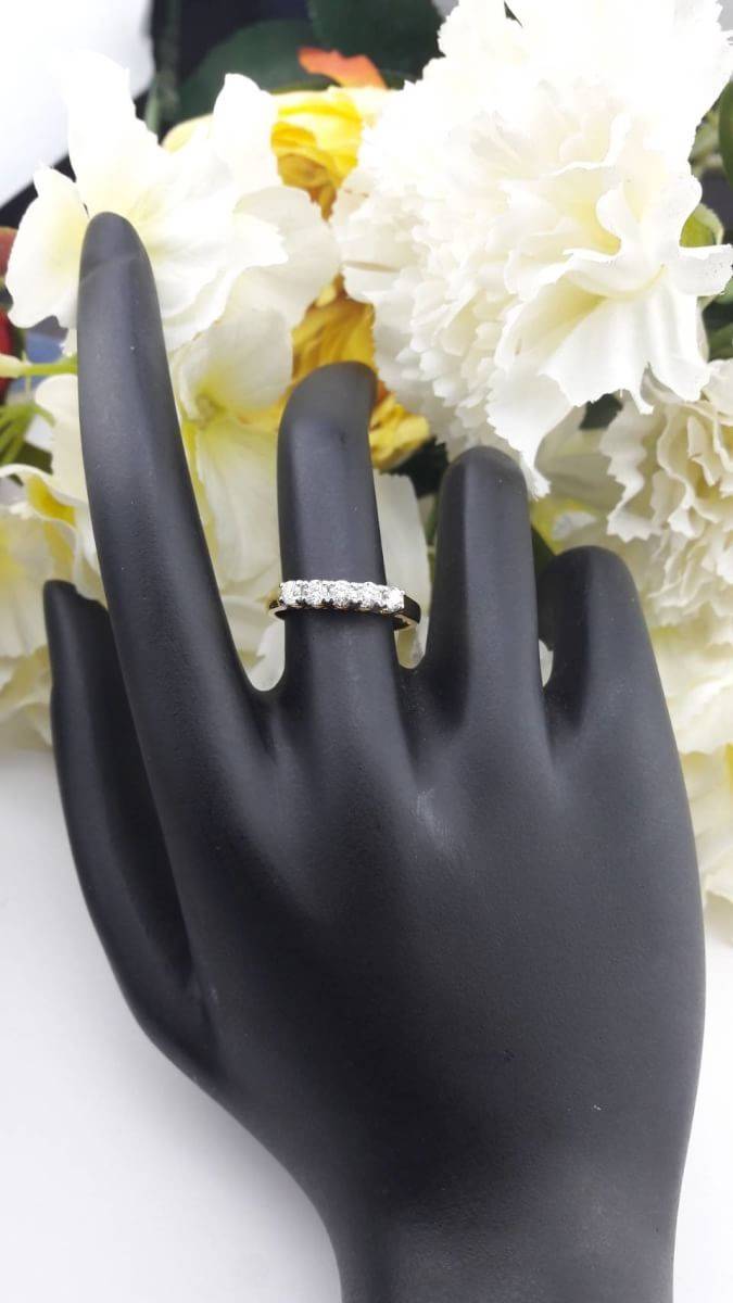 สั่งผลิตเพชรเบลเยี่ยมคัท แหวนแต่งงาน แหวนหมั้น ใส่เที่ยว ออกงาน แหวนทองคำ 18K เพชรแท้ 0.35 กะรัต 2.88 กรัม น้ำ 99 ราคาถูกมาก มีใบรับประกันค่ะ