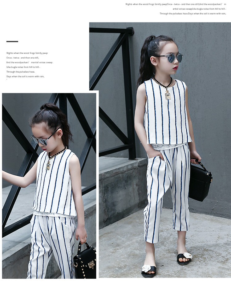 เซ็ตเสื้อแขนกุดลายทาง สีขาว+กางเกงสามส่วน