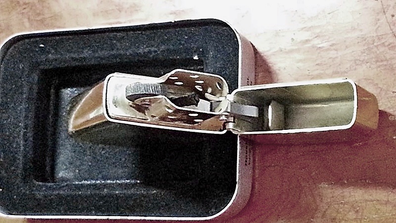 ไฟแช็ค COMOYS