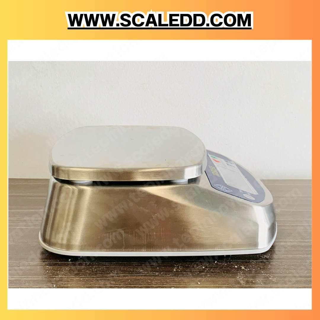 เครื่องชั่งกันน้ำแบบตั้งโต๊ะ ยี่ห้อ SDS รุ่น IDS05E พิกัด 600g - 6000g