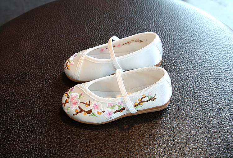 F รองเท้าจีนเด็ก ลายดอกเหมย