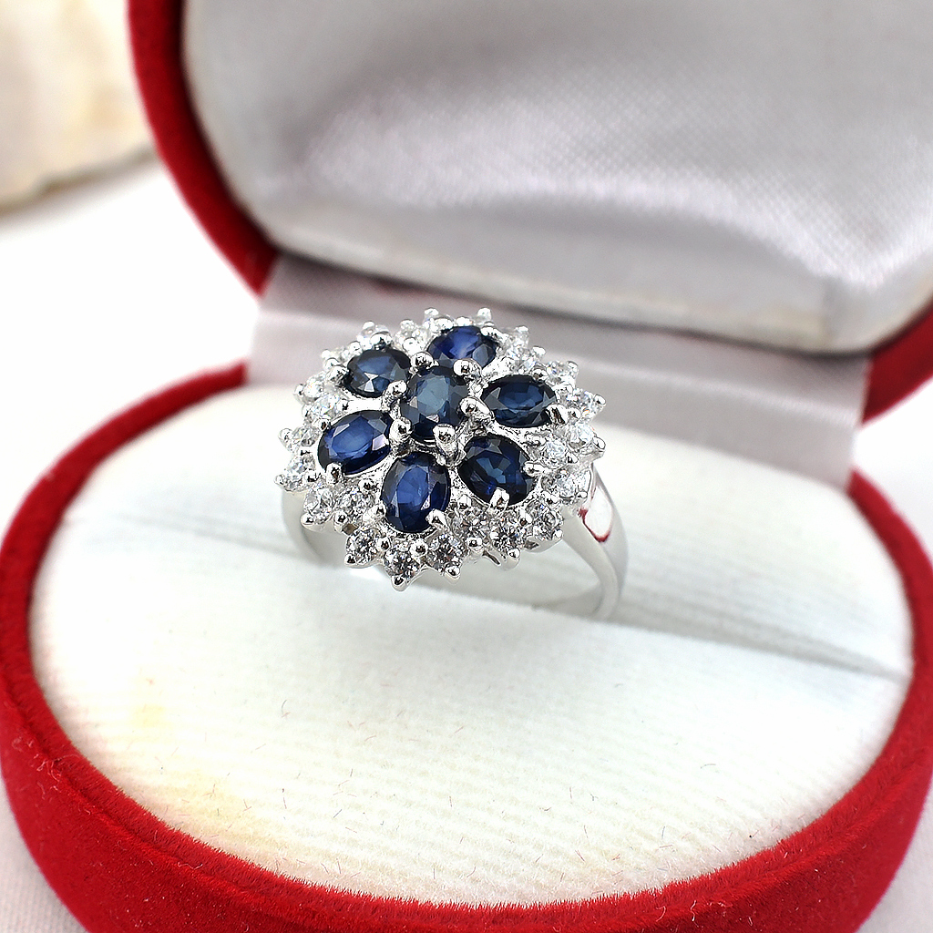 แหวนเงินแท้ราคาถูกชุบทองคำขาว ไพลินแท้ 1.75 กะรัต เพชรCZ 0.75 กะรัต งานประณีตสวยงาม สั่งผลิตค่ะ