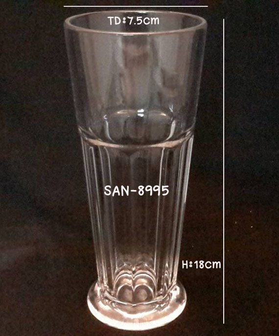 แก้วน้ำพลาสติกริมสระน้ำ Plastic Mug poolside. SAN-8995