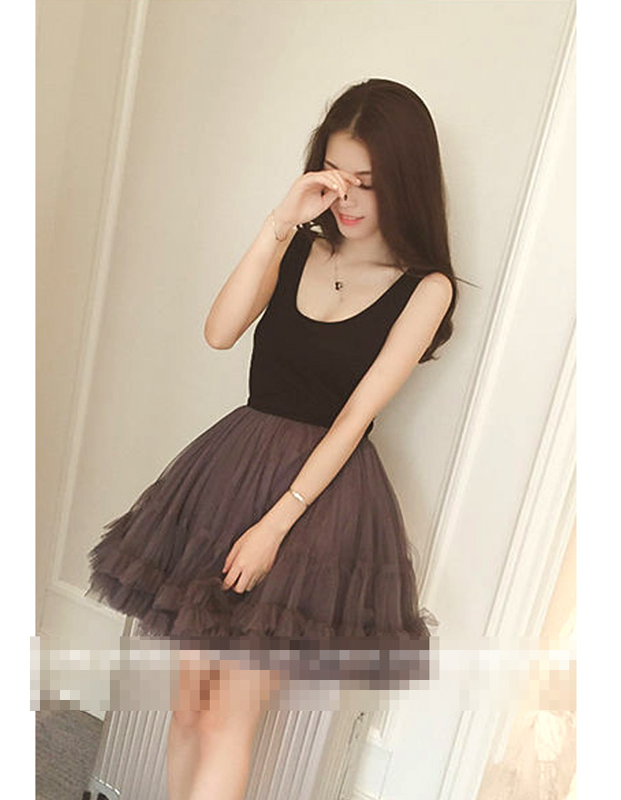 ชุดเซท 2 ชิ้น สไตล์สาวหวาน น่ารัก กระโปรงบานพริ้วสวยมี 2 สีจร้า