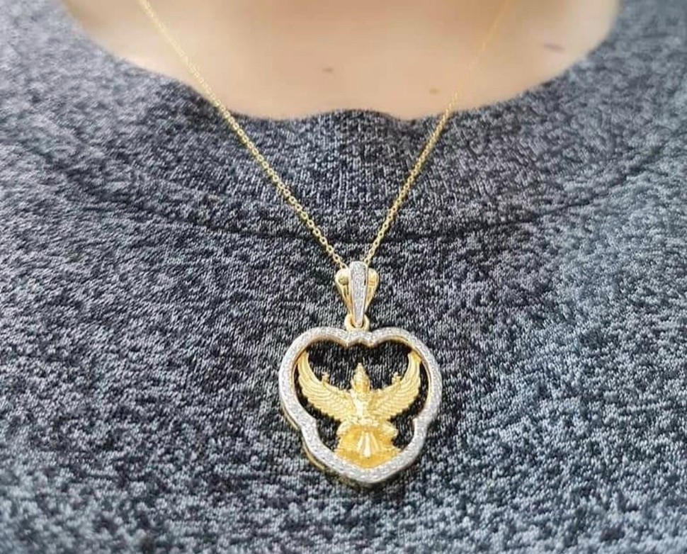 พร้อมส่งและสั่งผลิตจี้เพชรพญาครุฑล้อมเพชร(ขายดีค่ะ) ใส่เที่ยว ออกงาน ทองคำ 9K เพชรกุหลาบแท้ 0.20 กะรัต 54 เม็ด ไม่รวมสร้อย ราคาถูกมาก ส่งฟรี