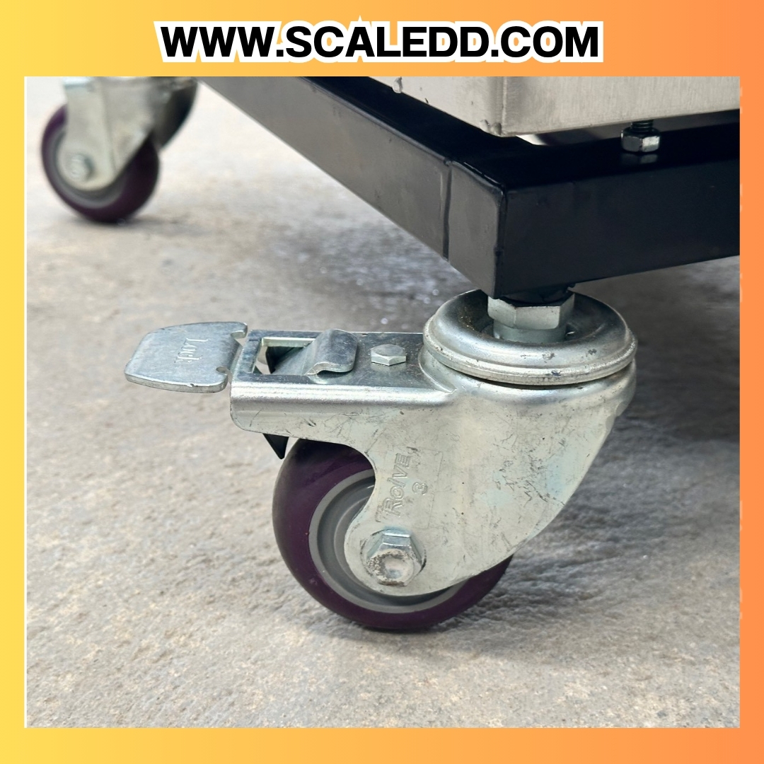 เครื่องชั่งน้ำหนักดิจิตอล IDS709E พิกัด 100kg ค่าละเอียด 10g ยี่ห้อ SDS รุ่น IDS709E แท่นฝาครอบสแตนเลสขนาด 40x50cm. มีล้อเลื่อน และที่กันตก