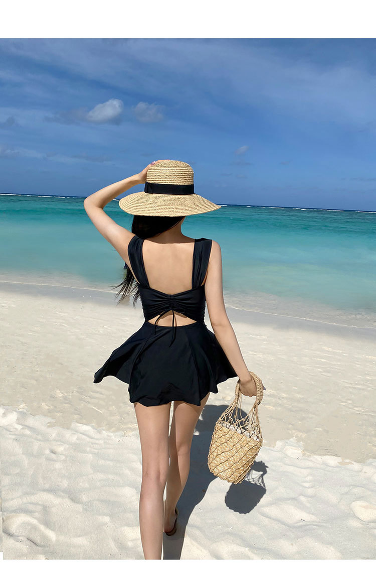 ชุดว่ายน้ำคนอ้วน4xl เซต 2 ชิ้น สีดำ รอบอก 38-43 กางเกงรอบเอว 36-40 สะโพก 40-48 ชุดยาว 32 นิ้วค่ะ ผ้าดีงานสวย คุ้มมากค่ะ