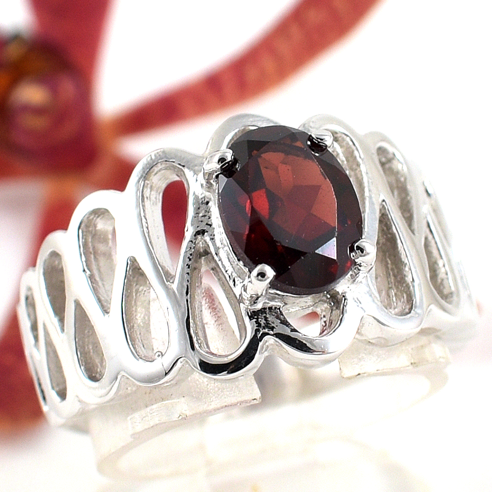 แหวนเงินแท้ราคาถูกชุบทองคำขาว โกเมนแท้ 1.40 กะรัต งานประณีตสวยงาม สั่งผลิตค่ะ