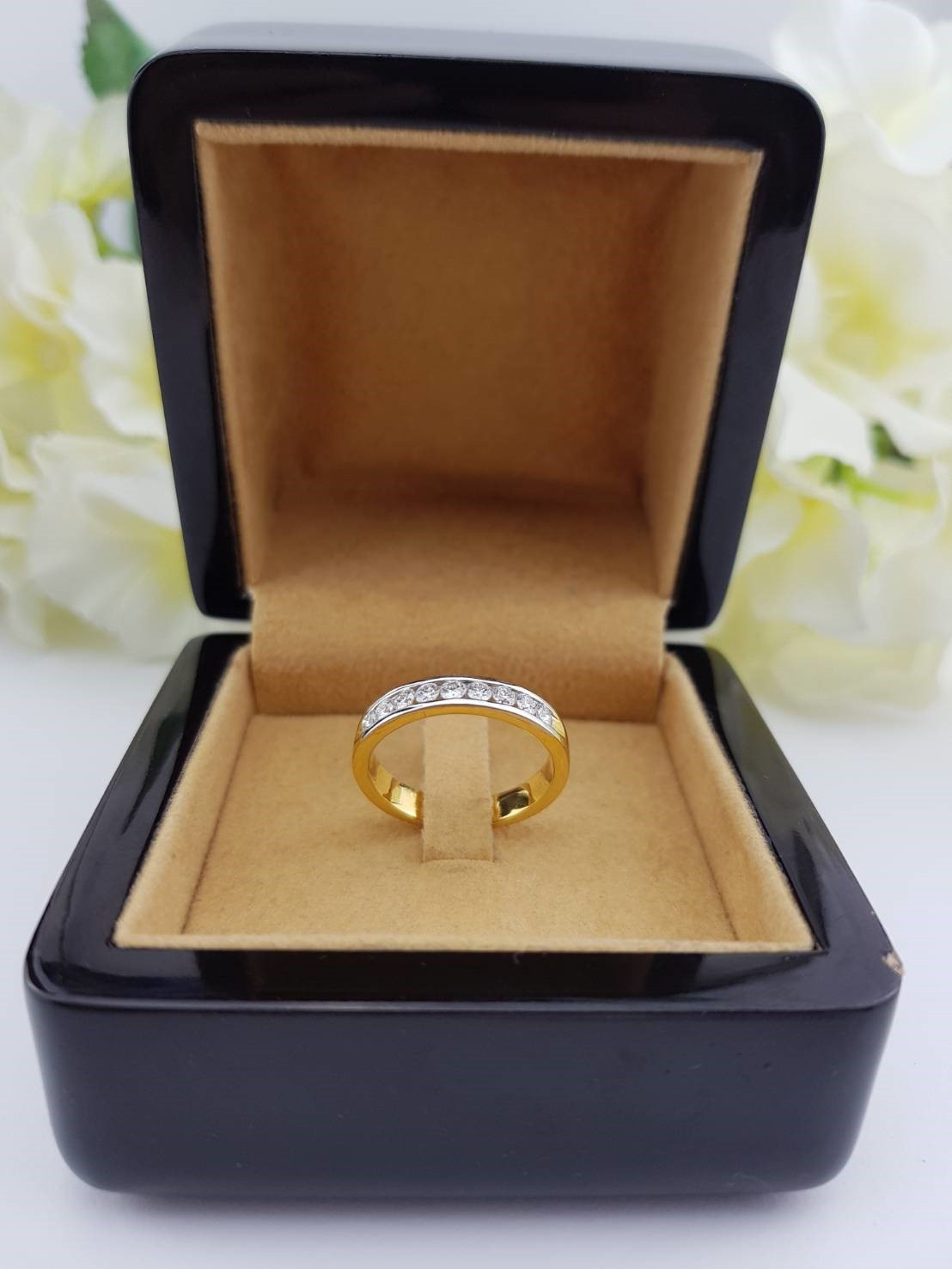 สั่งผลิตเพชรเบลเยี่ยมคัท แหวนแต่งงาน แหวนหมั้น ใส่เที่ยว ออกงาน แหวนทองคำ 18K เพชรแท้ 0.43 กะรัต 4.45 กรัม น้ำ 99 ราคาถูกมาก มีใบรับประกันค่ะ