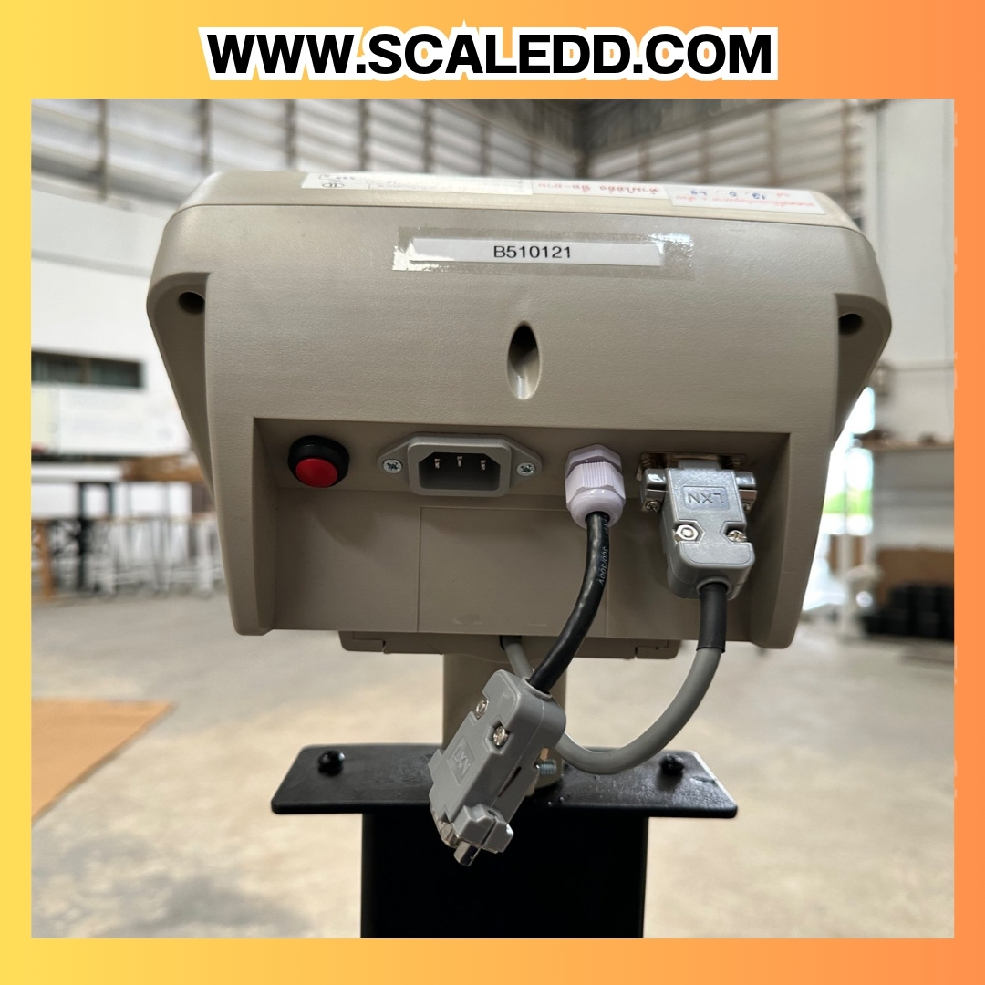 เครื่องชั่งน้ำหนักดิจิตอล IDS709E พิกัด 100kg ค่าละเอียด 10g ยี่ห้อ SDS รุ่น IDS709E แท่นฝาครอบสแตนเลสขนาด 40x50cm. มีล้อเลื่อน และที่กันตก