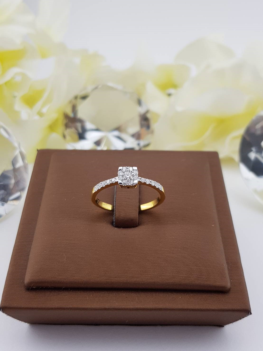 สั่งผลิตเพชรเบลเยี่ยมคัท แหวนแต่งงาน แหวนหมั้น ใส่เที่ยว ออกงาน แหวนทองคำ 18K เพชรแท้ 0.26 กะรัต 2.07 กรัม น้ำ 99 ราคาถูกมาก มีใบรับประกันค่ะ