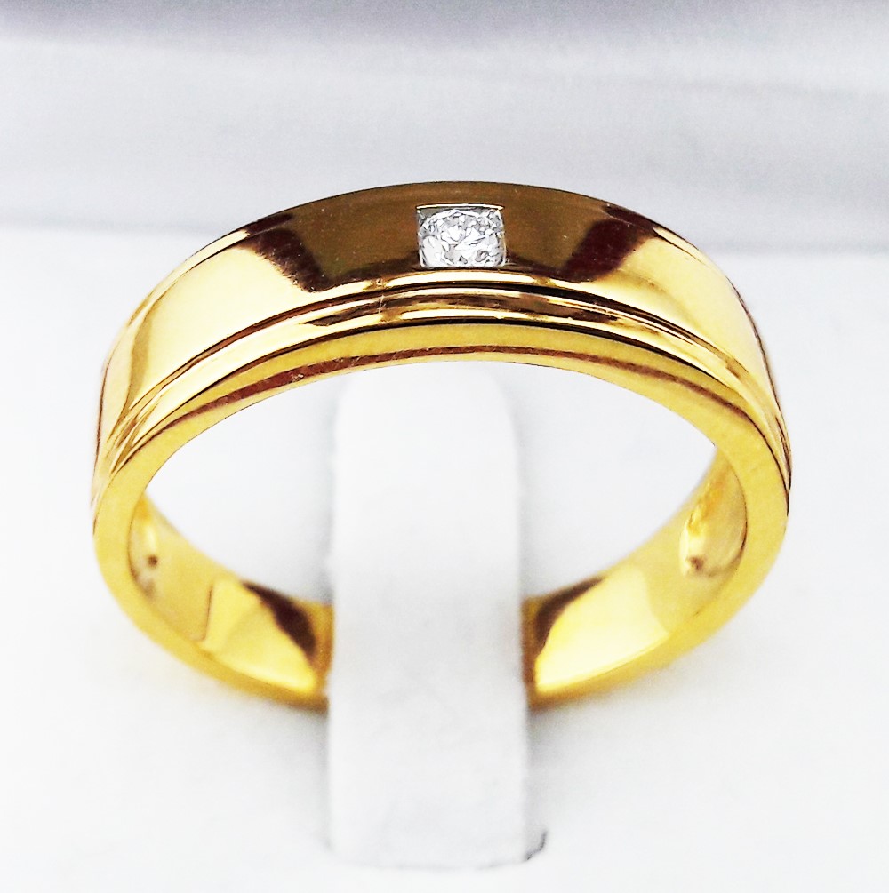 สั่งผลิตเพชรเบลเยี่ยมคัท แหวนแต่งงาน แหวนหมั้น ใส่เที่ยว ออกงาน แหวนทองคำ 18K เพชรแท้ 0.06 กะรัต 6.39 กรัม น้ำ 99 ราคาถูกมาก มีใบรับประกันค่ะ