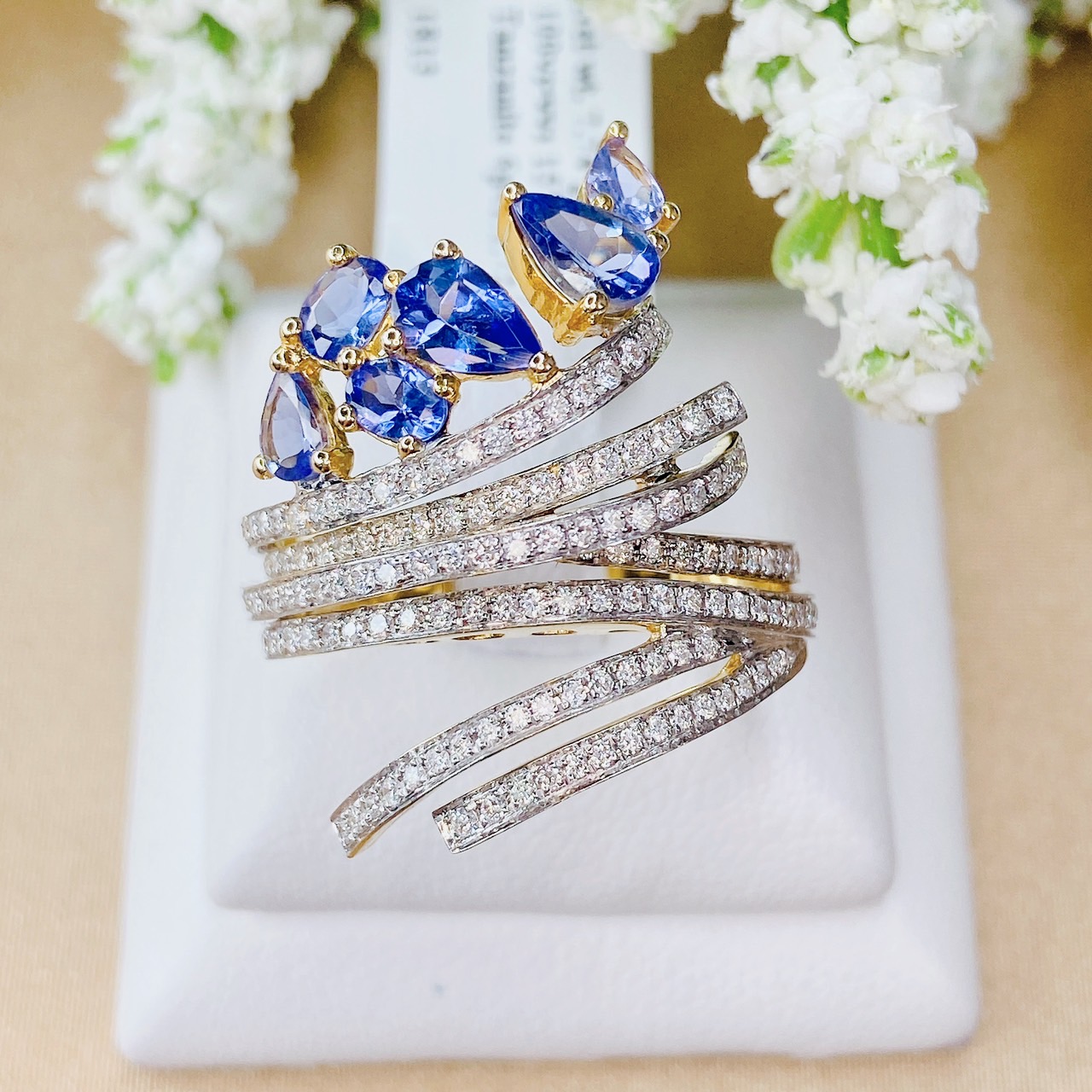 Sapphire 18K Gold, Get swept away by Dwungtamon | Collection's vivid gemstones and intricately placed diamonds set in 18k gold.