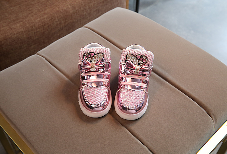 รองเท้าผ้าใบ คิตตี้้ มีไฟ