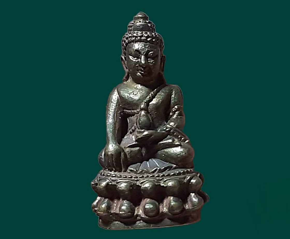 กริ่ง พระพุทธโฆษาจารย์ (วีระ ภทฺทจารี) วัดสุทัศน์เทพวรารามราชวรมหาวิหาร เสาชิงช้า กรุงเทพมหานคร ปี 2536 หลัง 3 นะ เนื้อทองผสม ยาแดงขัดอยู่เต็ม