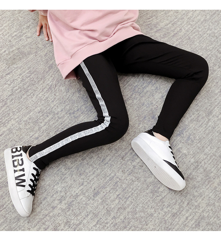 กางเกงเด็ก เลกกิ้งสีดำ แต่งแถบกลิตเตอร์