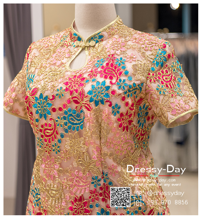 รหัส ชุดกี่เพ้าสาวอ้วน :KPS074 ชุดแม่เจ้าสาว ชุดแม่เจ้าบ่าว ชุดราตรียาวคนอ้วน ผ้าลูกไม้เรียบหรู งานปักมือ สีชมพู ปักลายดอก เหมาะสำหรับงานแต่งงาน งานกลางคืน กี่เพ้าสั้น ชุดยกน้ำชา