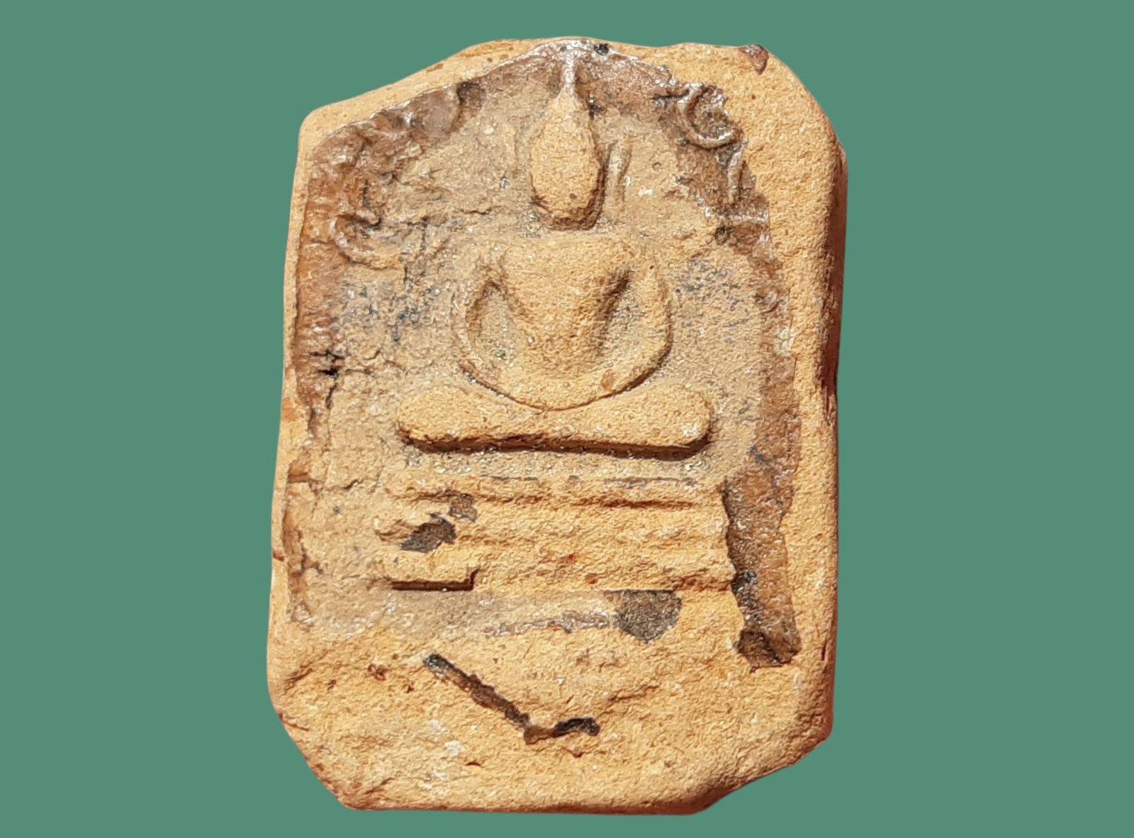 พระพิมพ์ทรงสัตว์ หลวงพ่อฤาษีลิงดำ วัดบางนมโค อยุธยา เนื้อดิน ปี ๒๕๓๓ รุ่นสูมาตุภูมิ ยันต์เกาะเพชร พิมพ์ทรงนก (กระเทาะ)