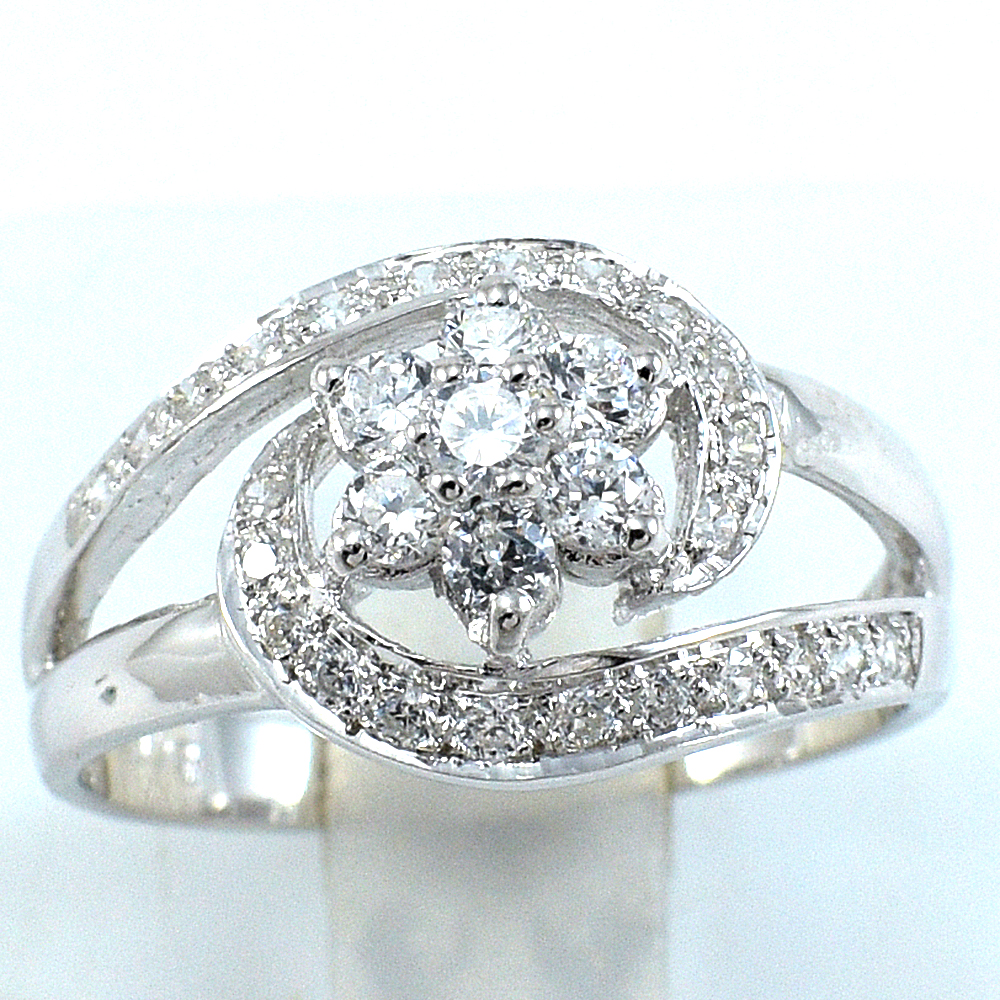 แหวนเงินแท้ราคาถูกชุบทองคำขาว เพชรCZเม็ดกลาง 0.70 กะรัต งานประณีตสวยงาม สั่งผลิตค่ะ