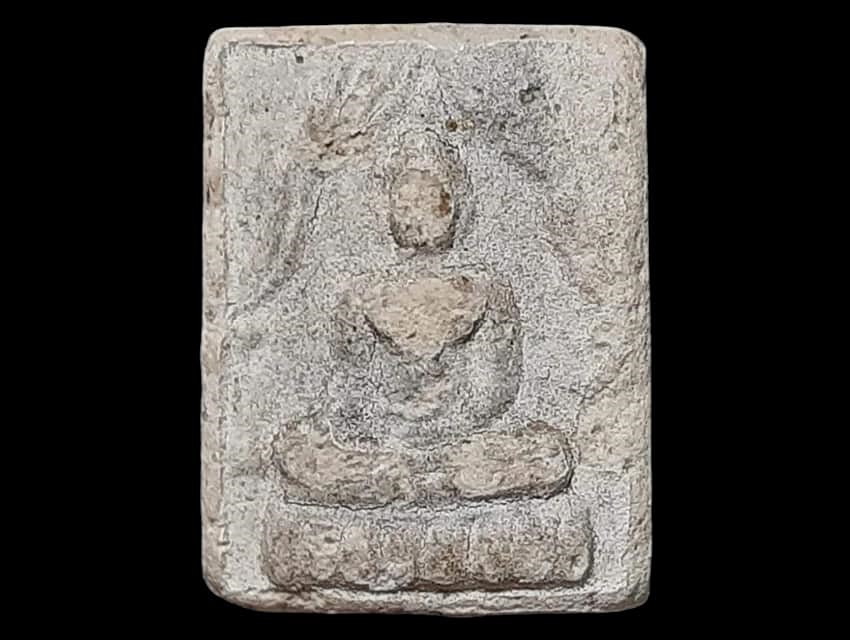 พระพุทธ แหวกม่าน