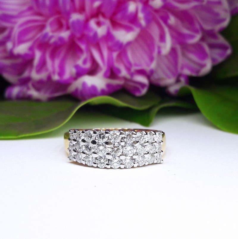 สั่งผลิตเพชรเบลเยี่ยมคัท แหวนแต่งงาน แหวนหมั้น ใส่เที่ยว ออกงาน แหวนทองคำ 18K เพชรแท้ 0.94 กะรัค 5.10 กรัม น้ำ 99 ราคาถูกมาก มีใบรับประกันค่ะ