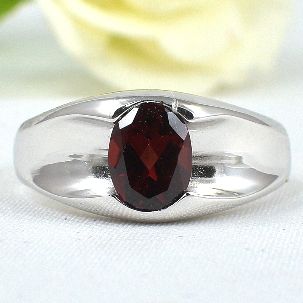 แหวนเงินแท้ราคาถูกชุบทองคำขาว โกเมนแท้ 1.65 กะรัต งานประณีตสวยงาม สั่งผลิตค่ะ