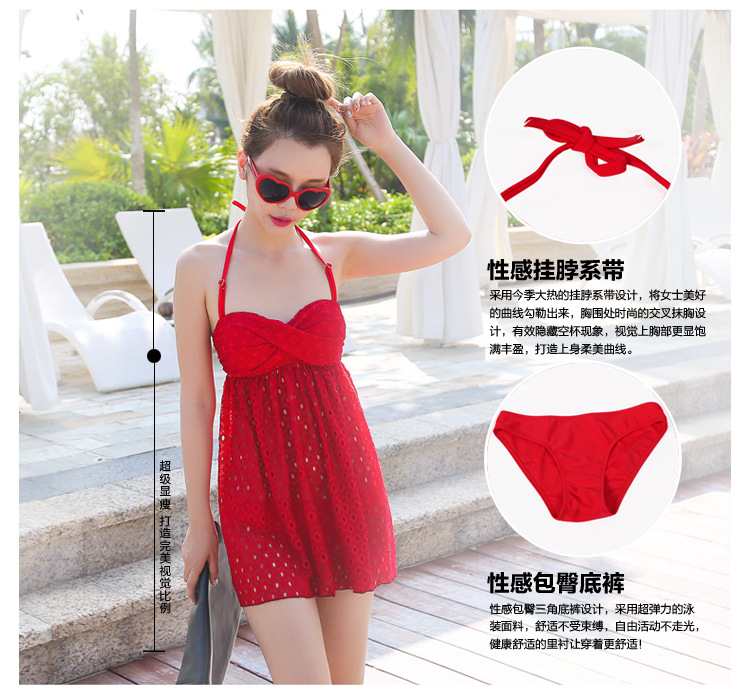 ชุดว่ายน้ำสีแดง ทูพีช รอบอก 30-34 สะโพก 30-36 สวยมากๆค่ะ สีสวย ผ้าดี เซ็กซี่มาก