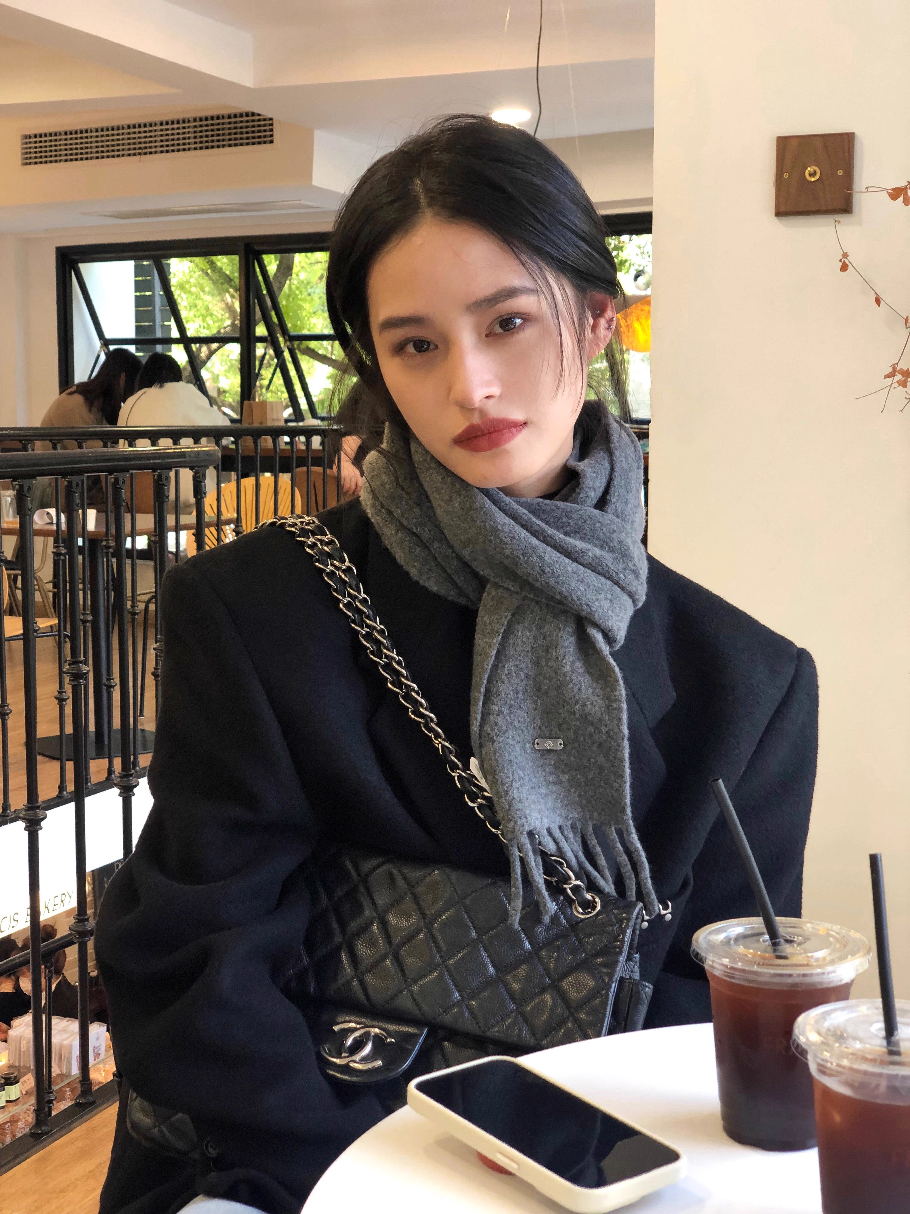 ผ้าพันคอขนสัตว์ Minimal Wool Scarf