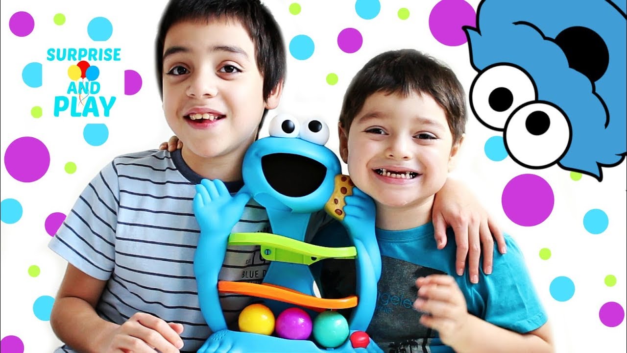 บอลหยอด Sesame Street Playskool Friends Cookie Monster’s Drop & Roll