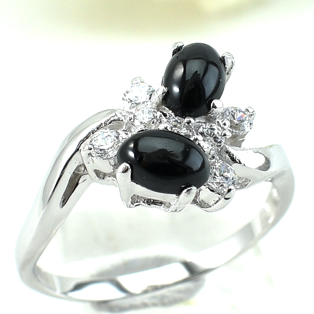 แหวนเงินแท้ราคาถูกชุบทองคำขาว นิลแท้ 1.40 กะรัต เพชรCZ 0.28 กะรัต งานประณีตสวยงาม สั่งผลิตค่ะ