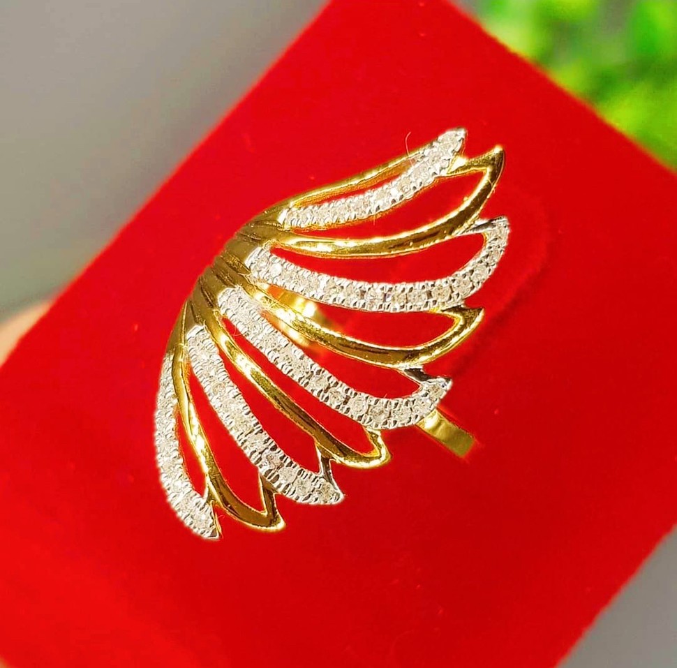 พร้อมส่งและสั่งผลิตแหวนเพชรแท้ปีกนก แหวนแต่งงาน แหวนหมั้น ใส่เที่ยว ออกงาน แหวนทองคำ 9K เพชรกุหลาบแท้ 0.28 กะรัต 57 เม็ด ราคาถูกมาก ส่งฟรี