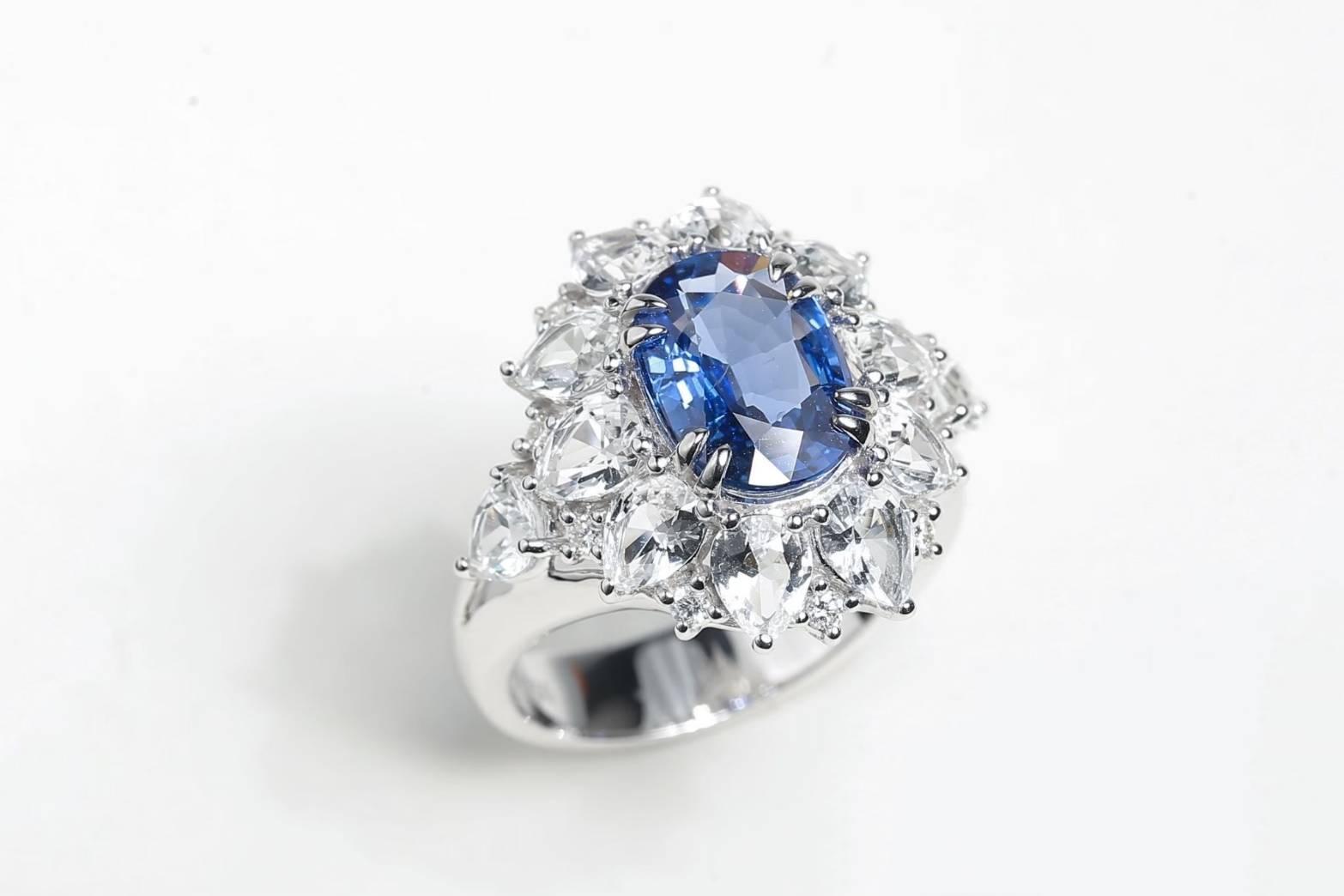 แหวนทองแท้ เพชรแท้ บลูแซฟไฟร์ Gold 18K 7.96g D 10/0.14 ct bluesapp 1/3.04 ct