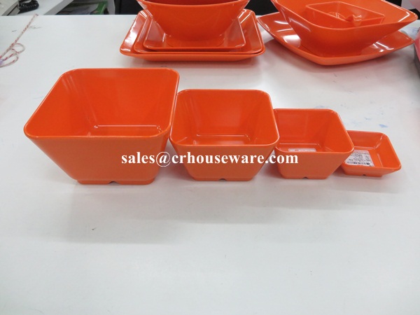 ชามสี่เหลี่ยม 5 นิ้ว สีส้ม 017-D999-5