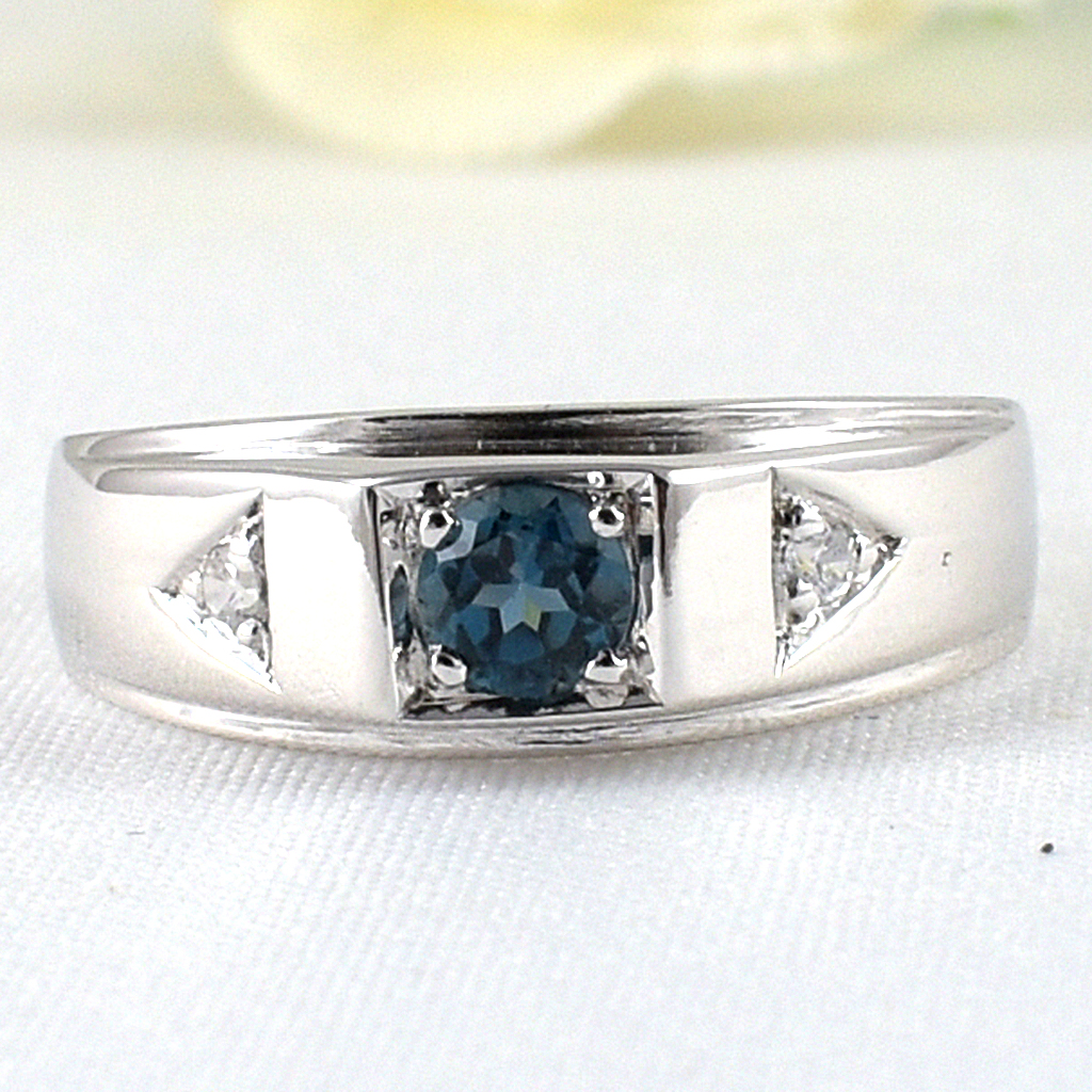 แหวนเงินแท้ราคาถูกชุบทองคำขาว ลอนดอนบลูโทปาซแท้ 0.35 กะรัต เพชรCZ 0.05 กะรัต งานประณีตสวยงาม สั่งผลิตค่ะ