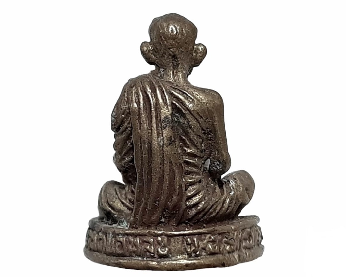 รูปเหมือนหล่อ หลวงพ่อเคลือบ วัดบ่อพลับ จ.นครสวรรค์