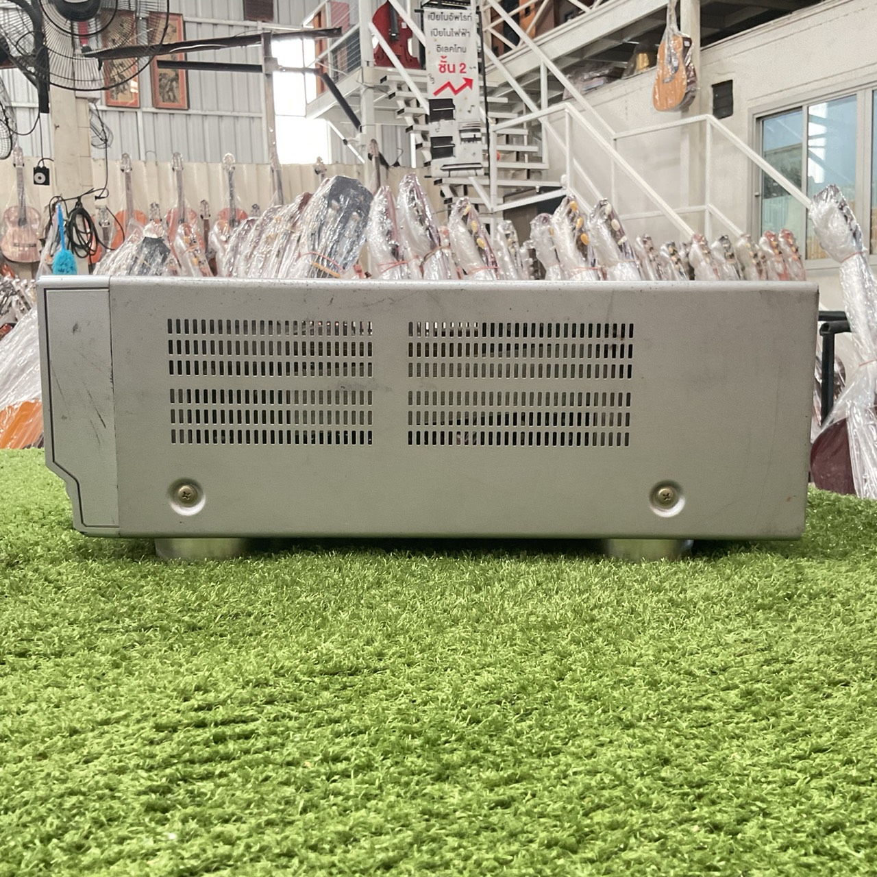 เครื่องขยายเสียง Victor : RX-V610