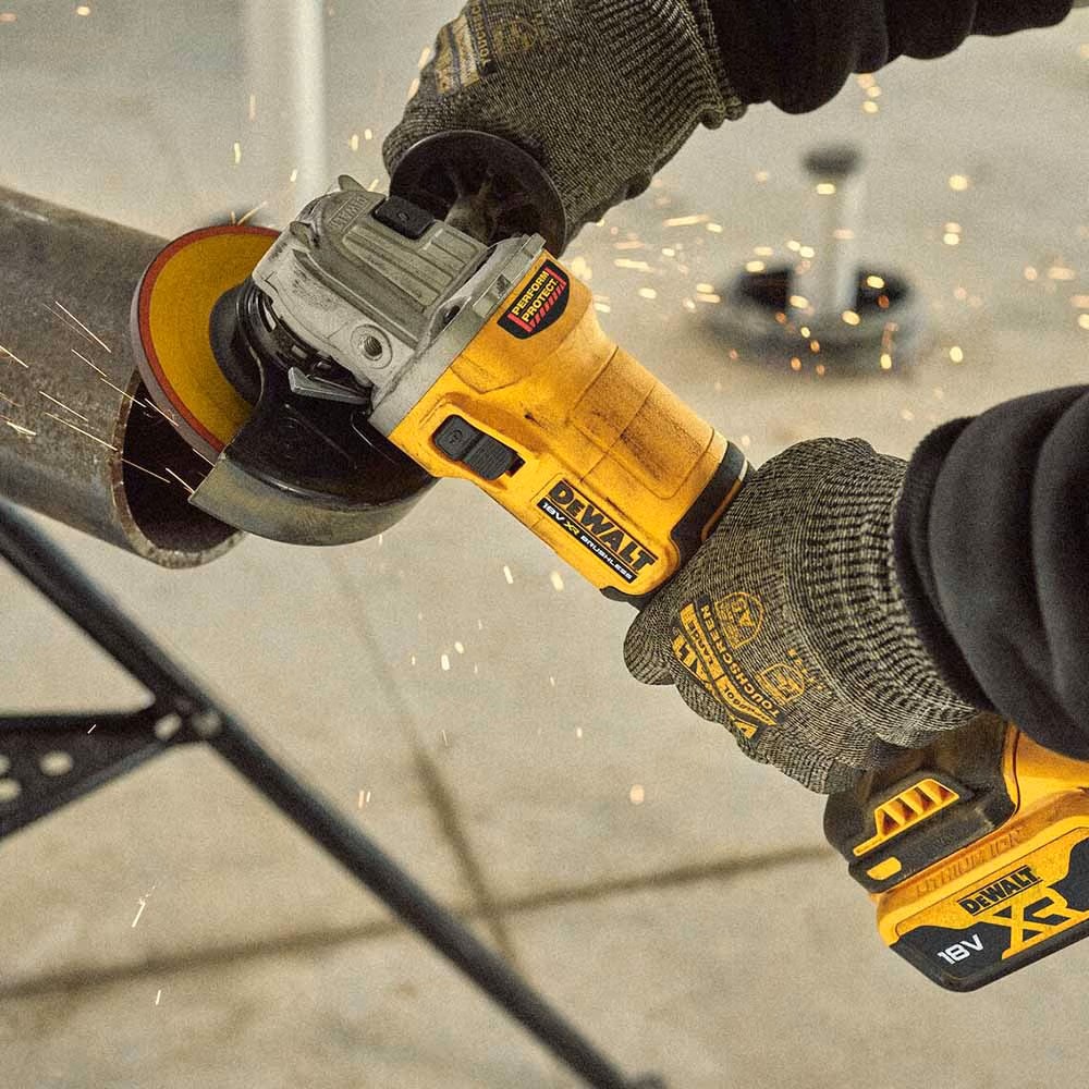 DeWALT เครื่องเจียรไร้สาย 4 นิ้ว 20V Max แบต5Ah.x2 พร้อมแท่นชาร์จ BL Motor รุ่น DCG407P2T (แทน DCG405P2)