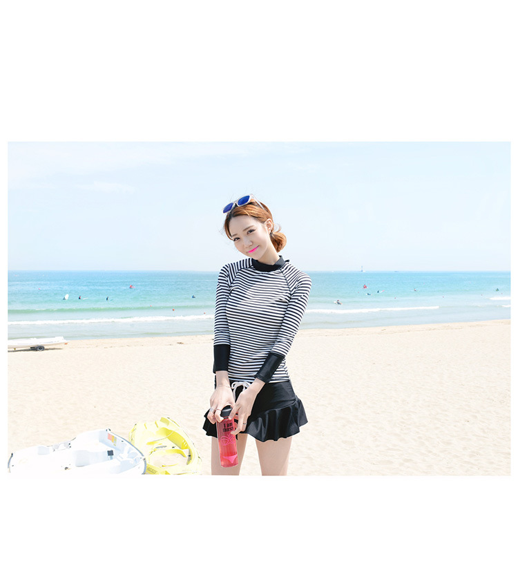 ชุดว่ายน้ำแขนยาว กัน uvรอบอก 34-38 รอบเอว 26-32 สะโพก 34-38 นิ้วค่ะ เนื้อผ้าดีงานสวยมากค่ะ