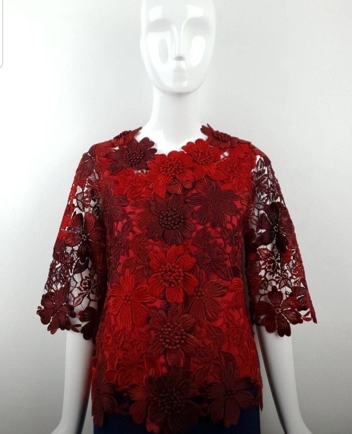 เสื้อลูกไม้พิ้งบูติค สีแดงมีหลายทรงให้เลือก