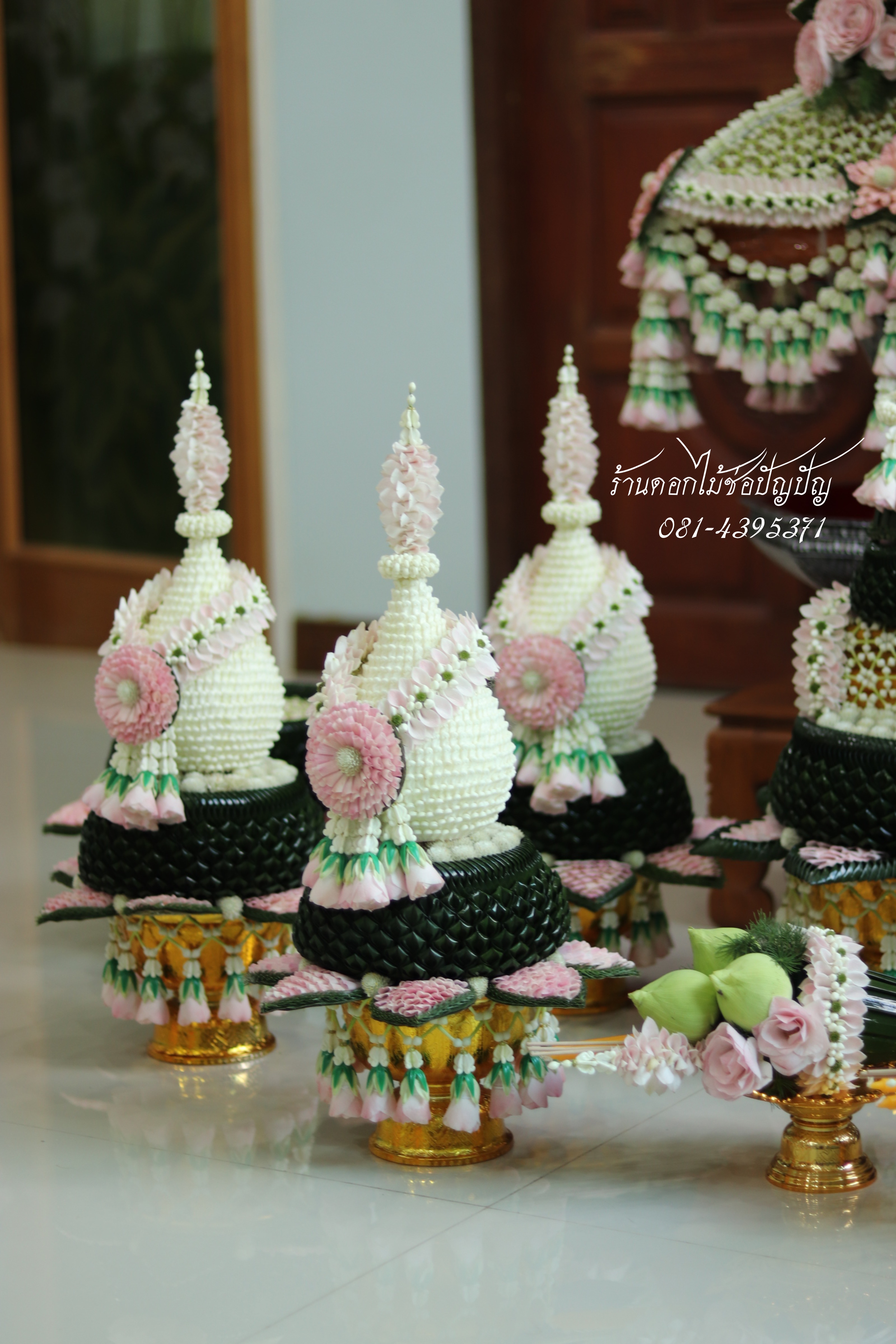 เครื่องบวชดอกไม้สด ชุดD11 (กรณีบวช2องค์)