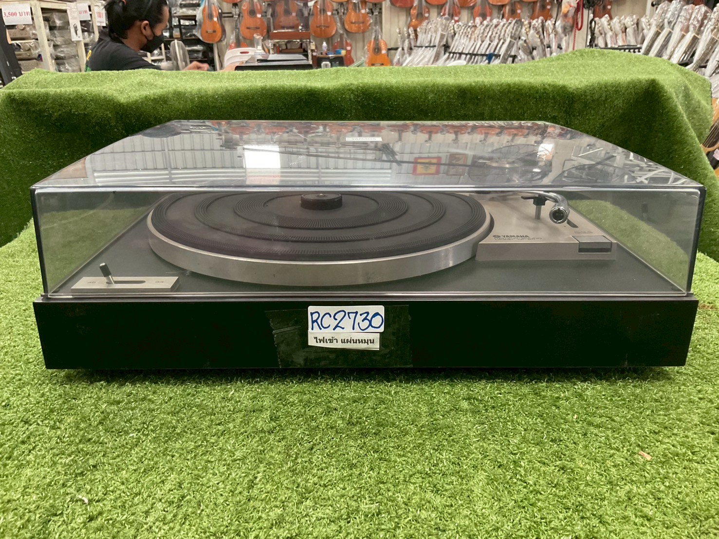 เครื่องเล่นแผ่นเสียง YAMAHA : YP-211