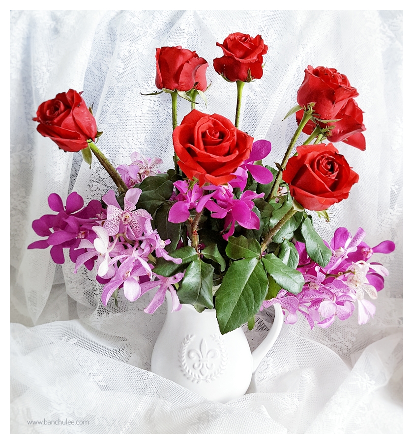 Shabby Chic Ceramic Vase แจกันเซรามิค ทรงเหยือก สีขาว