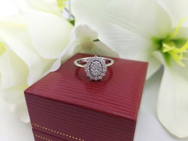 สั่งผลิตเพชรเบลเยี่ยมคัท แหวนแต่งงาน แหวนหมั้น ใส่เที่ยว ออกงาน แหวนทองขาว 18K เพชรแท้ 0.43 กะรัต 3.41 กรัม น้ำ 99 ราคาถูกมาก มีใบรับประกันค่ะ