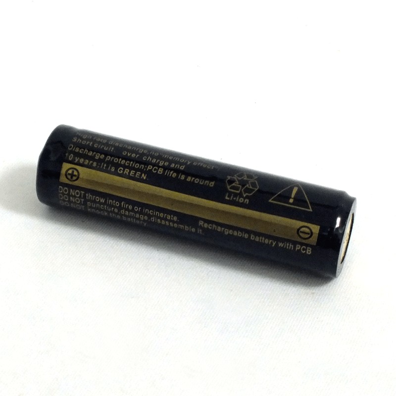 ถ่านชาร์ต Ultrafire 18650 3.7V 4000 mAh มีวงจรป้องกัน ( สีทอง )