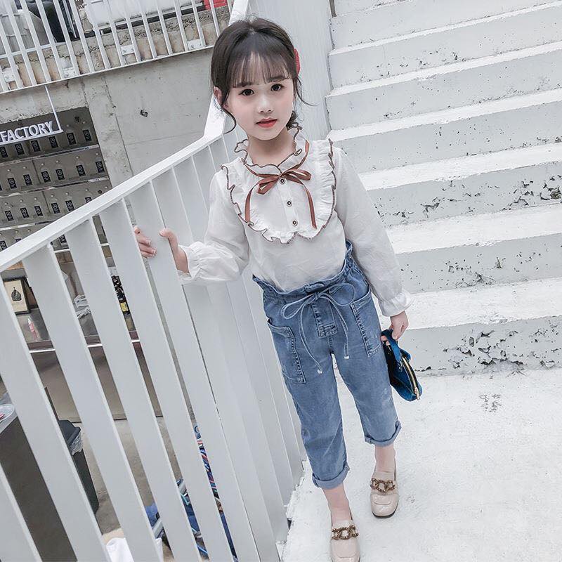 ชุดเสื้อสีขาวแขนยาว+กางเกงยีนส์