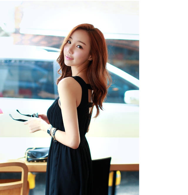แม็กซี่เดรส เดรสยาวผ้าชีฟองสีดำอกซีทรูเว้าหลัง Black Elliot Maxi Dress