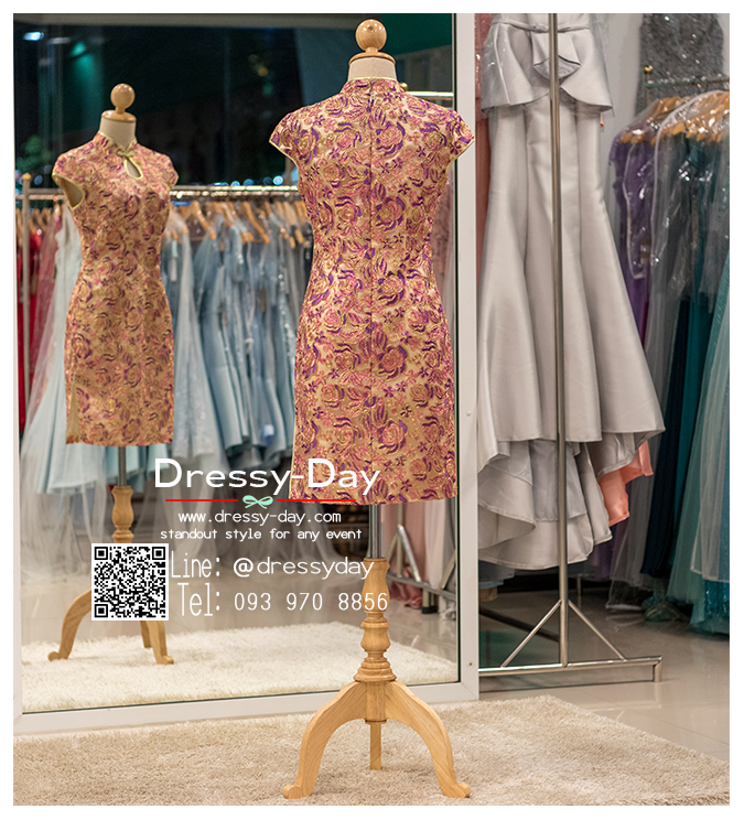 รหัส ชุดกี่เพ้า : KPS009 ชุดกี่เพ้าประยุกต์ปักไหมลายดอกไม้สีม่วง ชมพู ทอง ชุดกี่เพ้าแบบสั้น สวยๆ กระดุมจีน กุ๊นขอบผ้าสีทอง คัตติ้งเป๊ะมาก ใส่ออกงาน ไปงานแต่งงาน ใส่เป็นชุดพิธีกร ชุดเพื่อนเจ้าสาว ชุดถ่ายพรีเวดดิ้ง ชุดยกน้ำชา หรือ ใส่ ชุดกี่เพ้าแต่งงาน