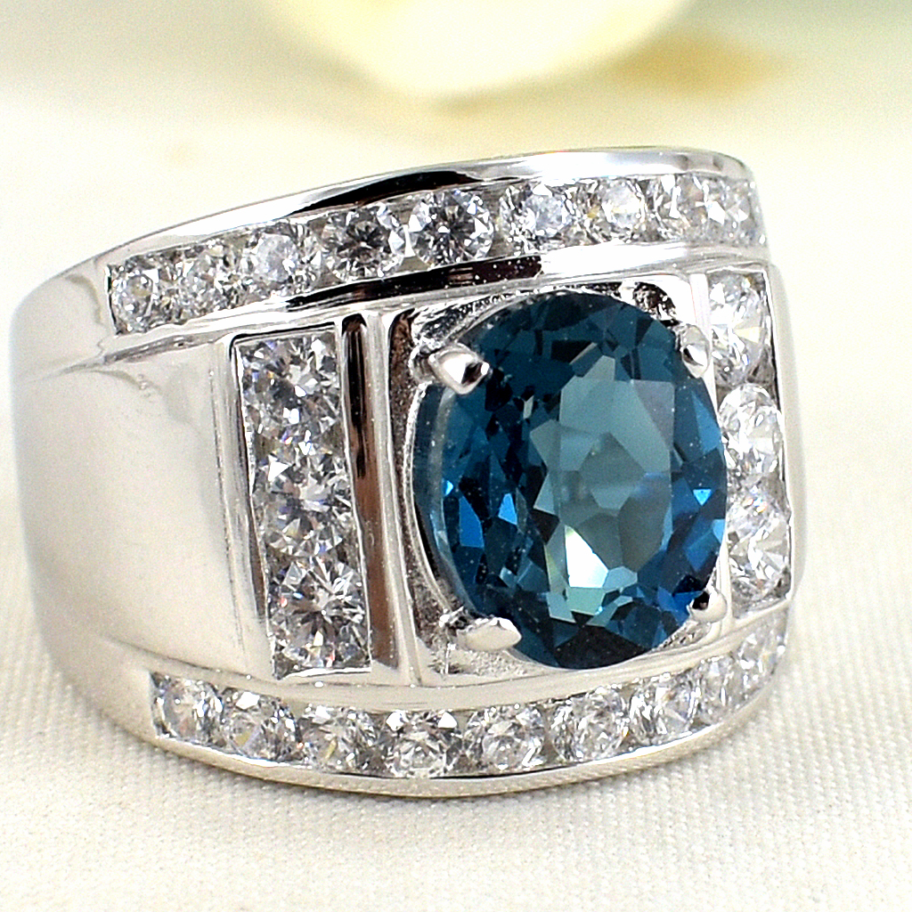 แหวนเงินแท้ราคาถูกชุบทองคำขาว ลอนดอนบลูโทปาซแท้ 3.60 กะรัต เพชรCZ 1.28 กะรัต งานประณีตสวยงาม สั่งผลิตค่ะ