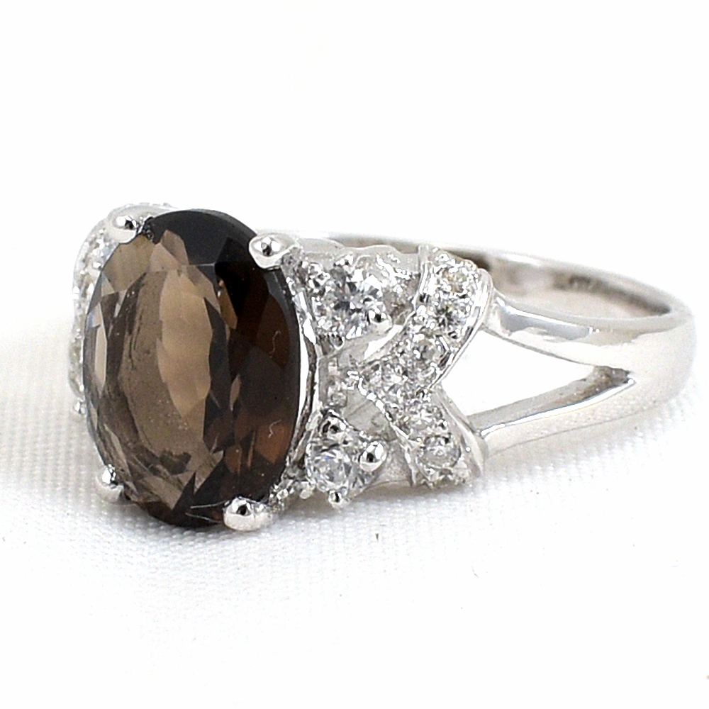 แหวนเงินแท้ราคาถูกชุบทองคำขาว พลอยแท้สโมกกี้ควอทซ์ 2.25 กะรัต เพชรCZ 0.43 กะรัต งานประณีตสวยงาม สั่งผลิตค่ะ