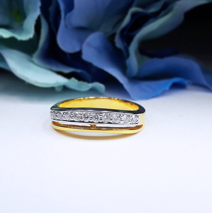 สั่งผลิตเพชรเบลเยี่ยมคัท แหวนแต่งงาน แหวนหมั้น ใส่เที่ยว ออกงาน แหวนทองคำ 18K เพชรแท้ 0.23 กะรัต 4.50 กรัม น้ำ 99 ราคาถูกมาก มีใบรับประกันค่ะ